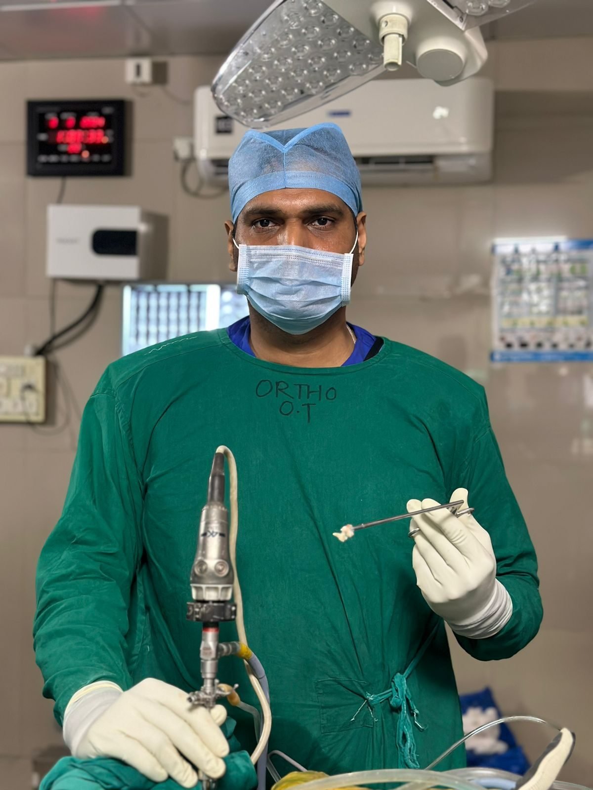 BESSA faculty surgeon in the operating theatre
